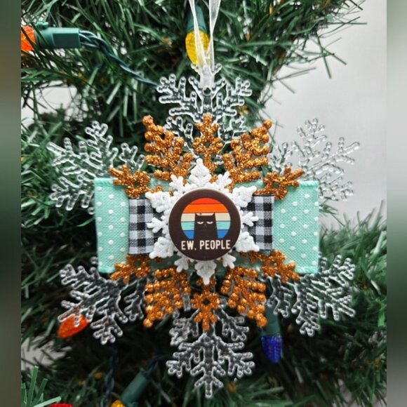 NWT Cat Ew. People Ornament Snowflake Anti-Social Cat Lady Holiday Seasonal OOAK - Picture 1 of 4